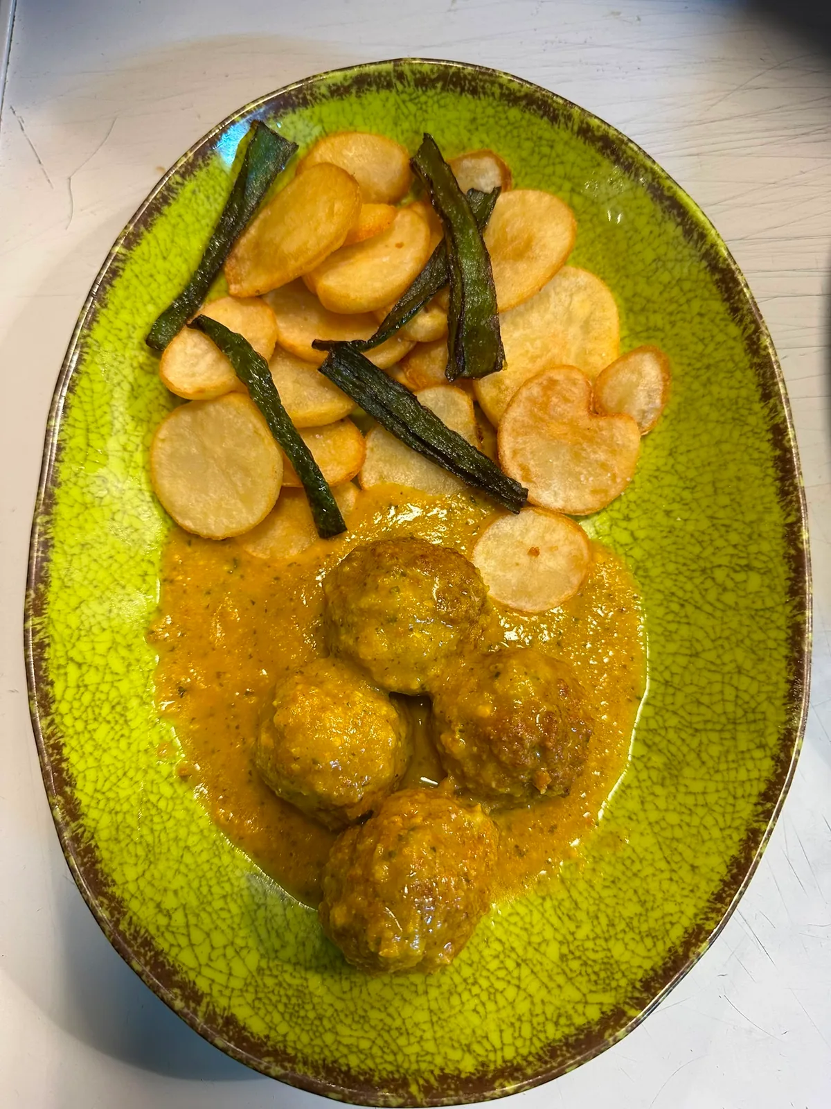 Meatballs in almond sauce